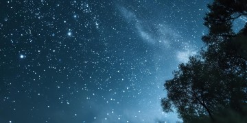 抬头望望满天星辰究竟是哪首歌？