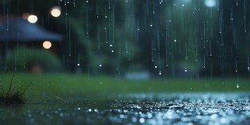 上半夜小雨下不停究竟是哪首歌？